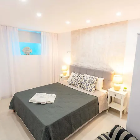 Eidolion Essence - Cozy Mykonos